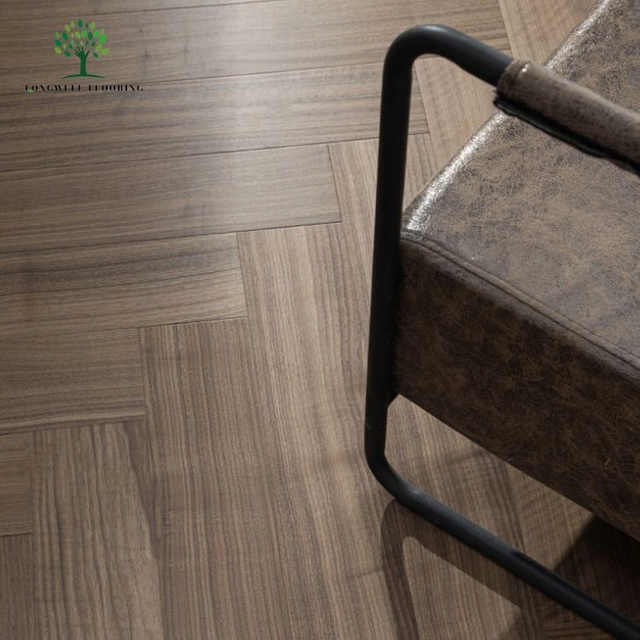 Pisos em espinha de madeira de nogueira americana LWD-EB022